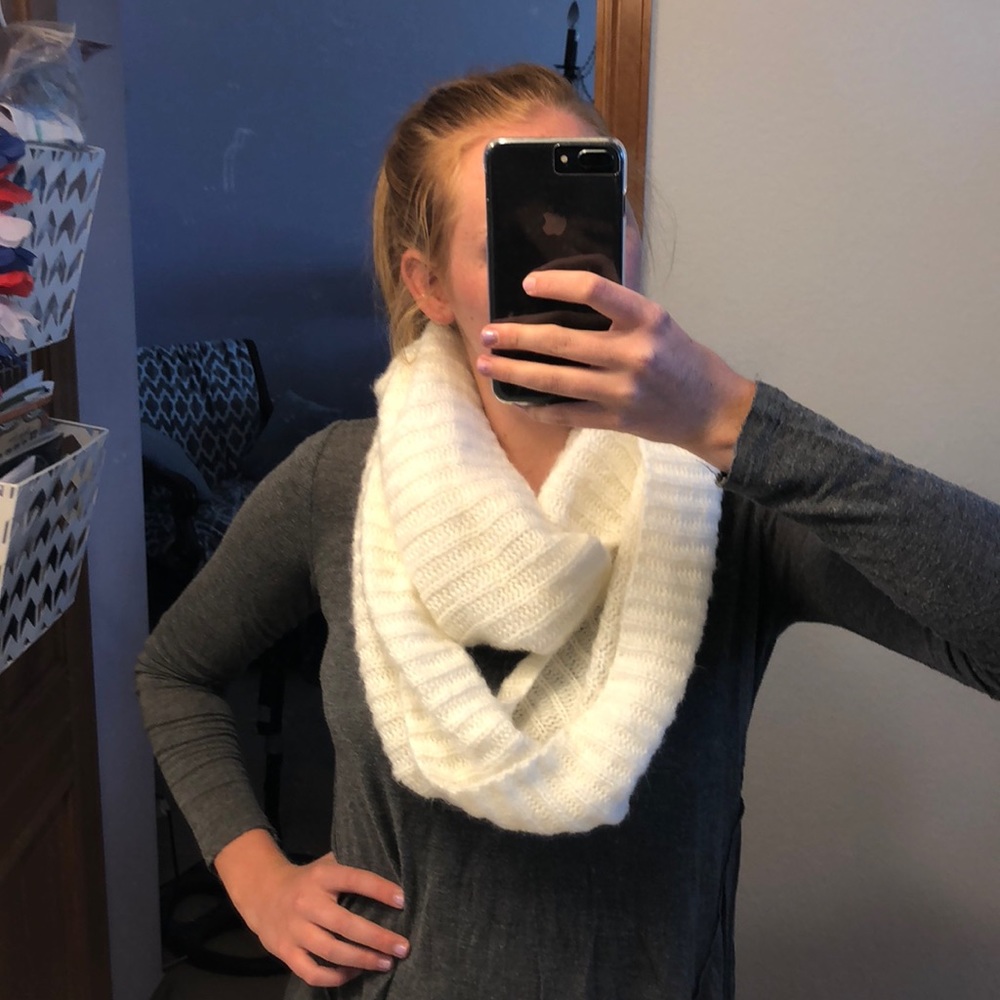 White infinity scarf